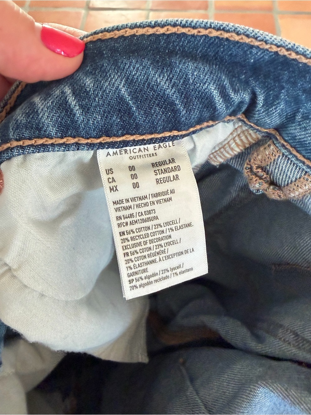 American Eagle Outfitters Women's Straight Leg Jeans in Classic Blue Denim - Picture 4 of 4